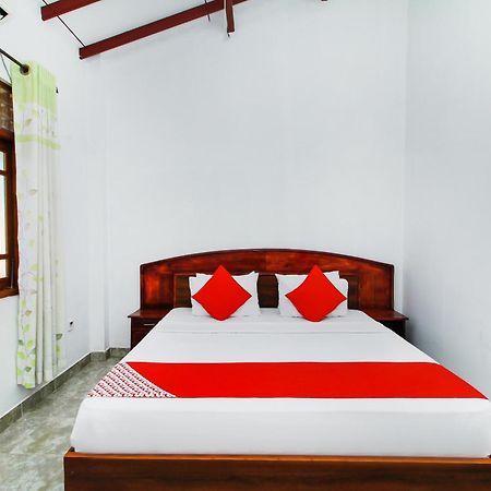 Airport Green View Resort Andiambalama 외부 사진