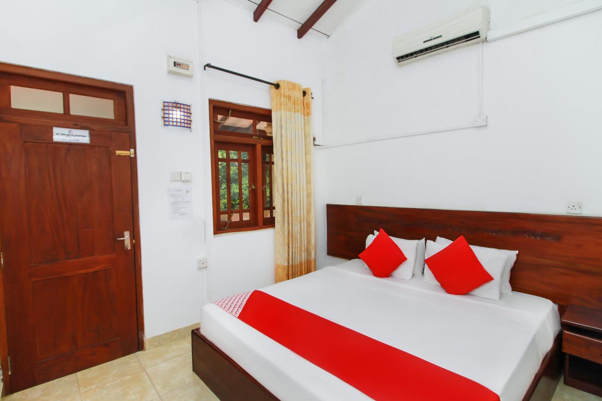 Airport Green View Resort Andiambalama 외부 사진