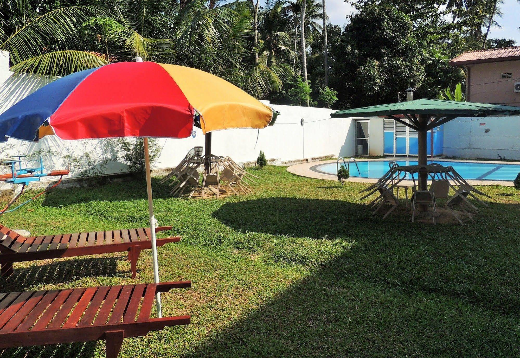 Airport Green View Resort Andiambalama 외부 사진