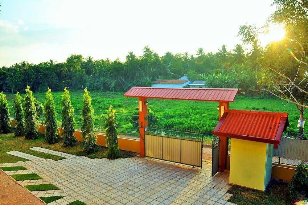 Airport Green View Resort Andiambalama 외부 사진