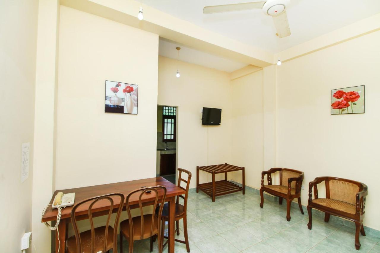 Airport Green View Resort Andiambalama 외부 사진