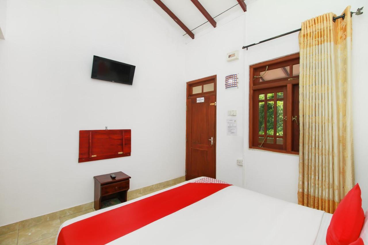 Airport Green View Resort Andiambalama 외부 사진